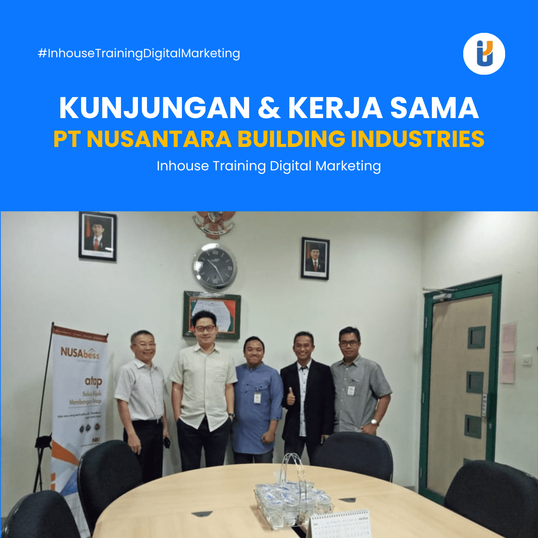 Dokumentasi kegiatan event inhouse training yang berlangsung di ruang meeting kantor.