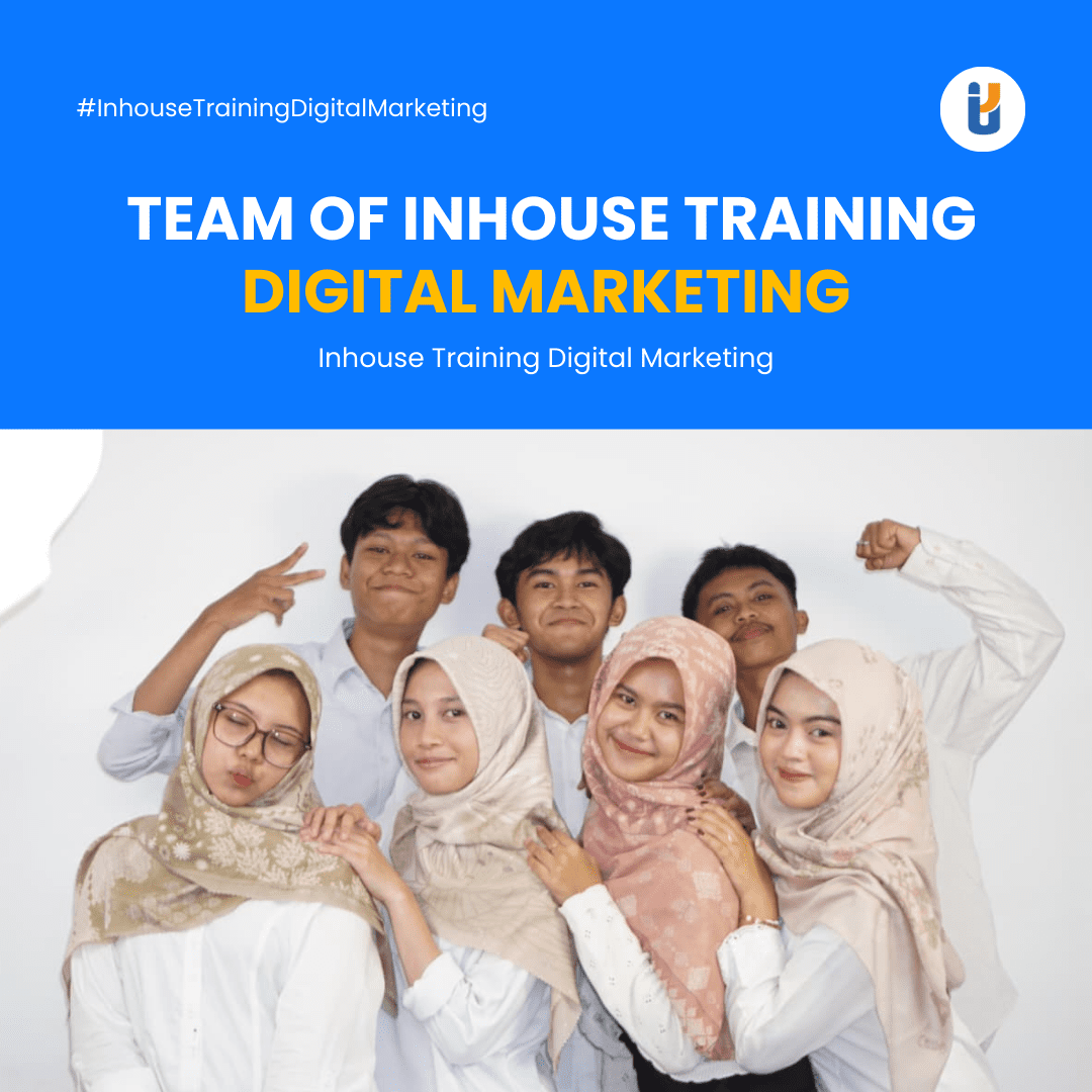 Trainer profesional memberikan materi dalam event inhouse training tentang strategi bisnis.